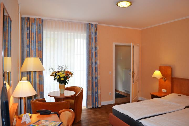 Room 3 of 38