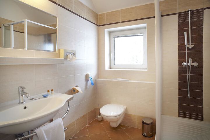 Room 15 of 24