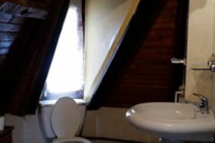 Room 3 of 23