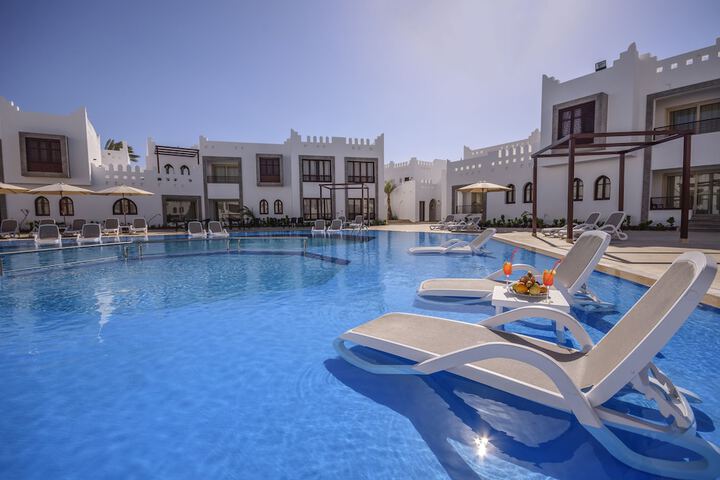 Pool Hotel