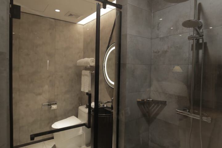 Room 14 of 20