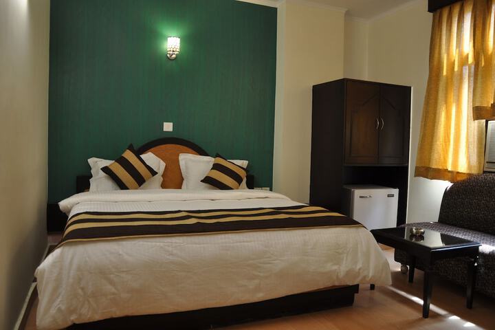 Room 10 of 52
