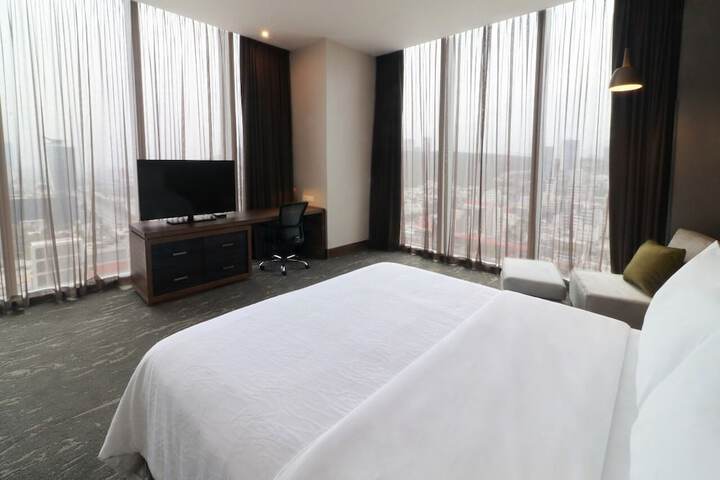 Room 18 of 60
