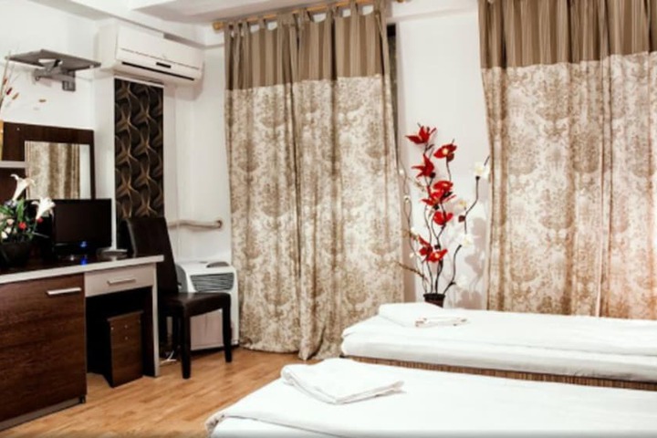 Room 8 of 44