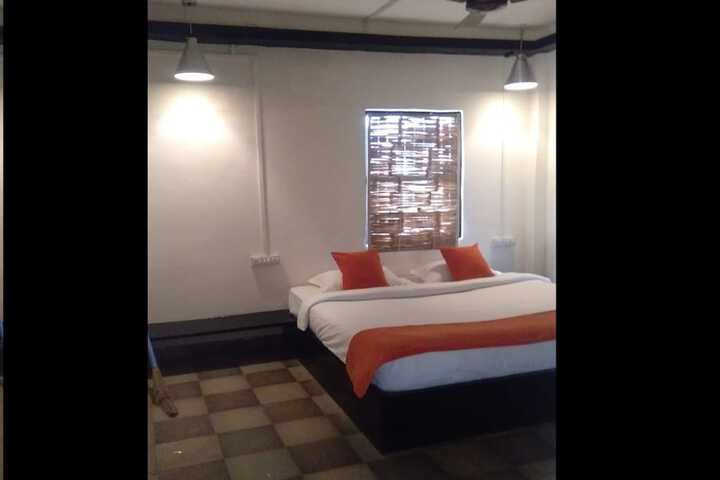 Room 11 of 44