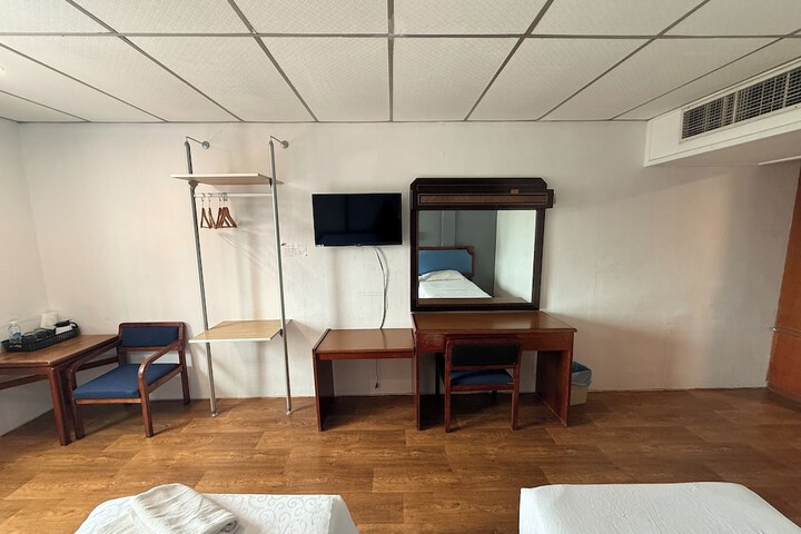 Room 43 of 86