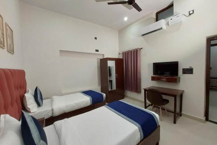 Room 3 of 6
