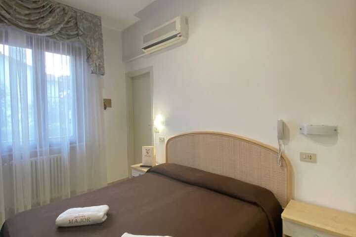 Room 13 of 54