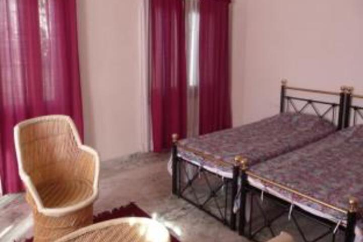 Room 3 of 9