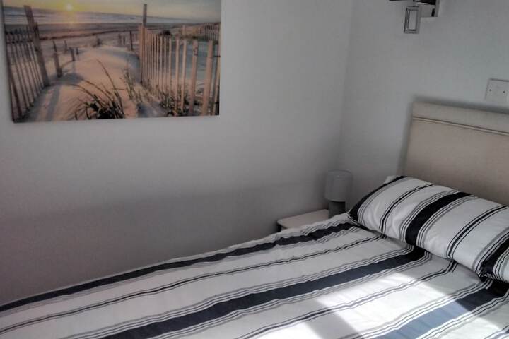 Room 2 of 27