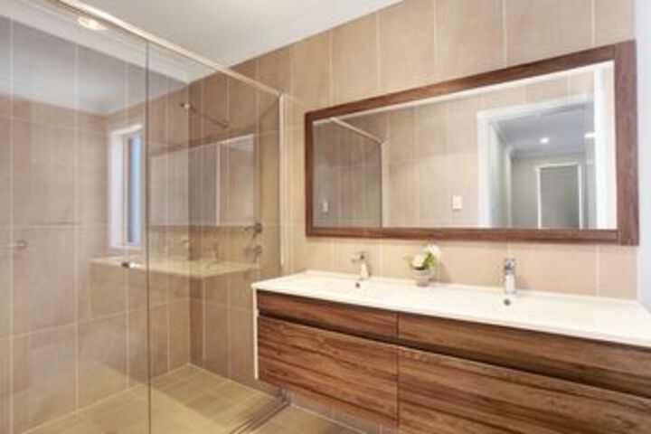 Room 4 of 25