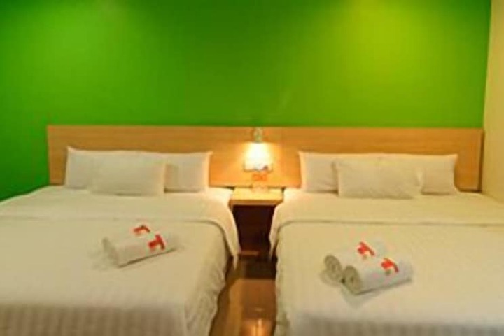 Room 10 of 20