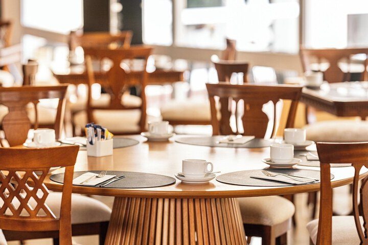 Breakfast/Coffee Service 66 of 139
