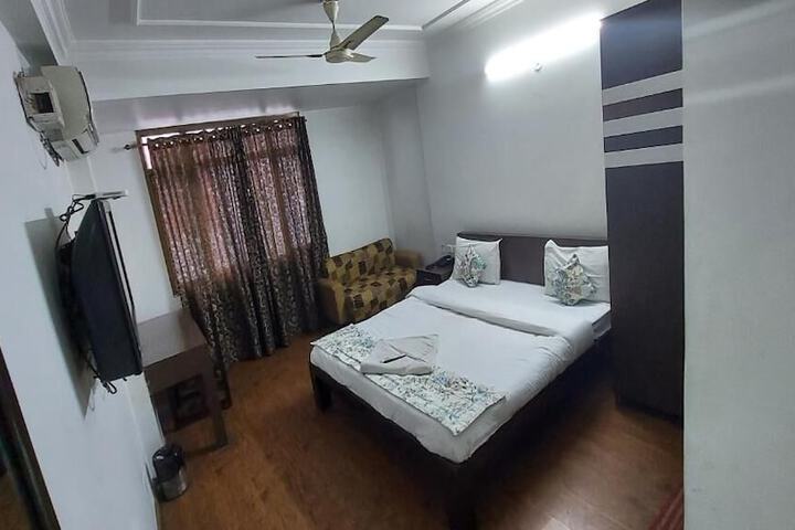 Room 26 of 64