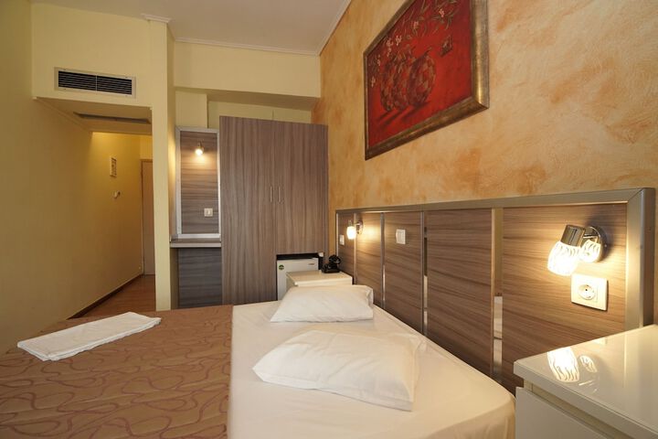 Room 45 of 100