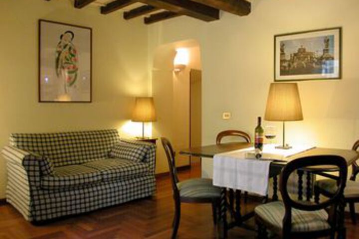 Room 4 of 7
