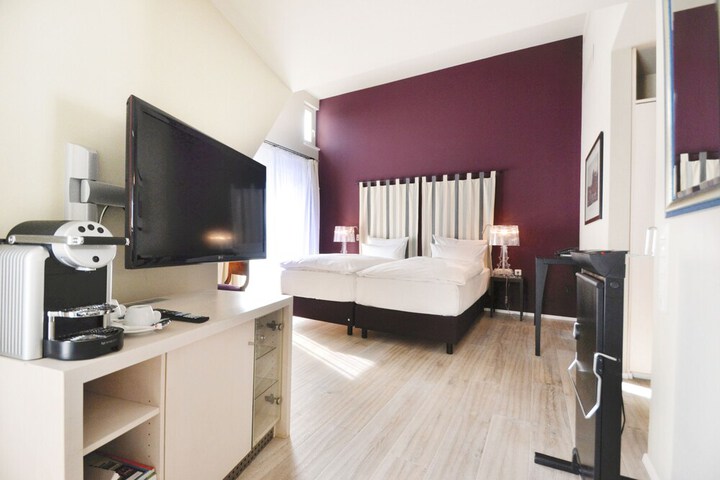Room 10 of 72