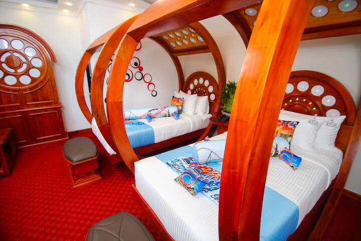 Room 56 of 230