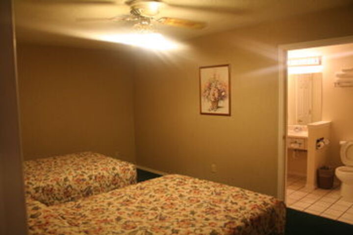 Room 10 of 24