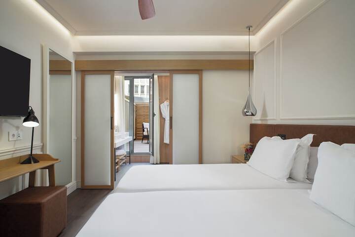 Room 41 of 80