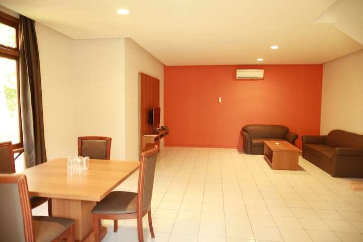 Room 21 of 90