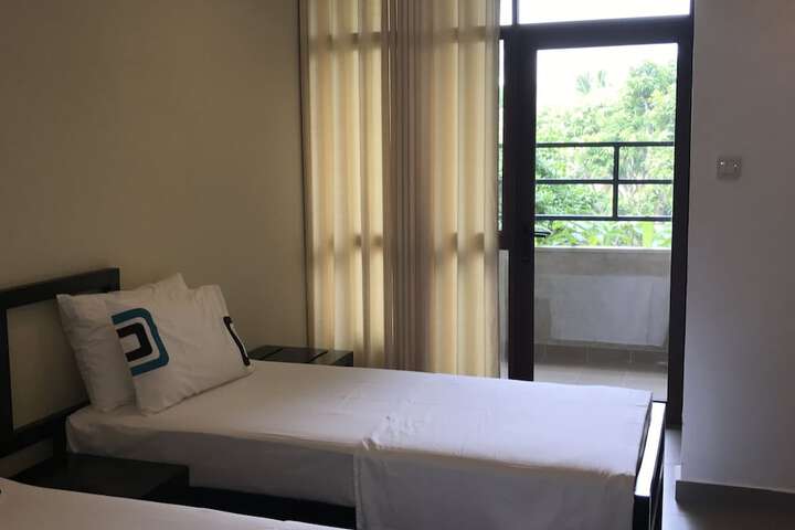 Room 9 of 86