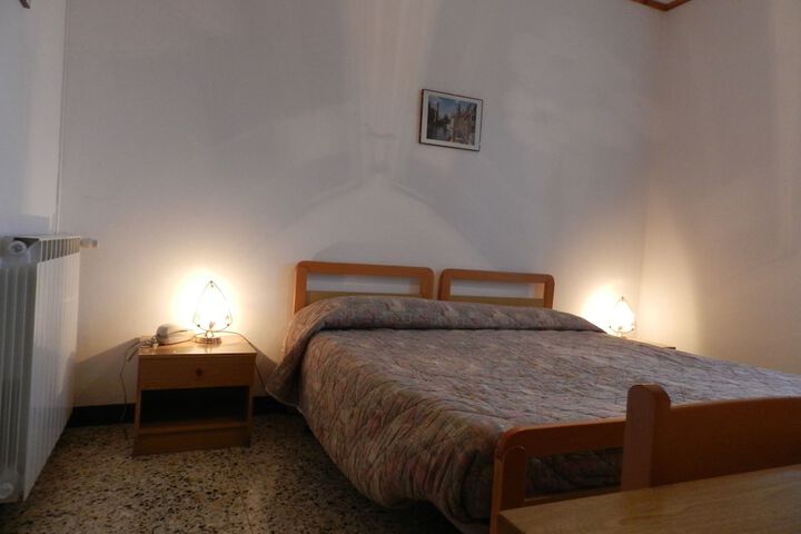 Room 10 of 50