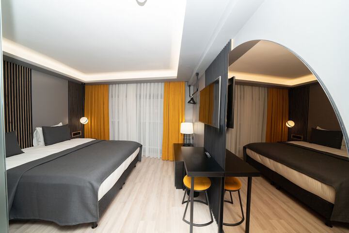 Room 28 of 38