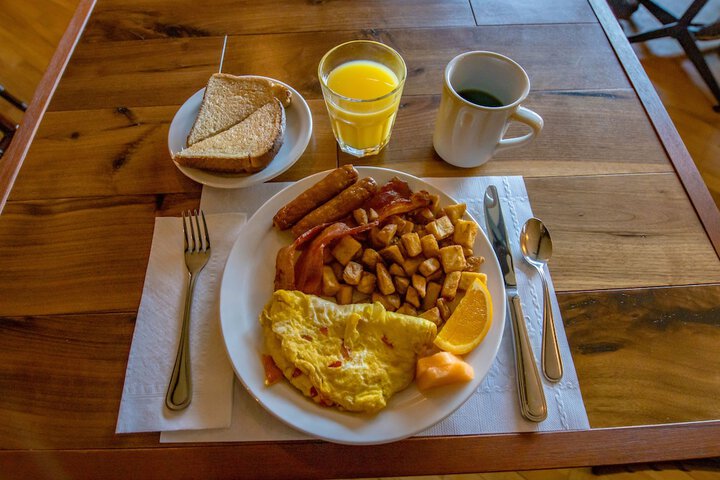 Breakfast/Coffee Service 77 of 140
