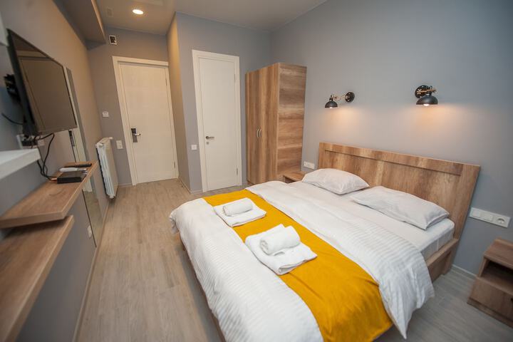 Room 4 of 61