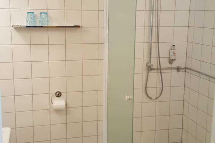 Room 44 of 73
