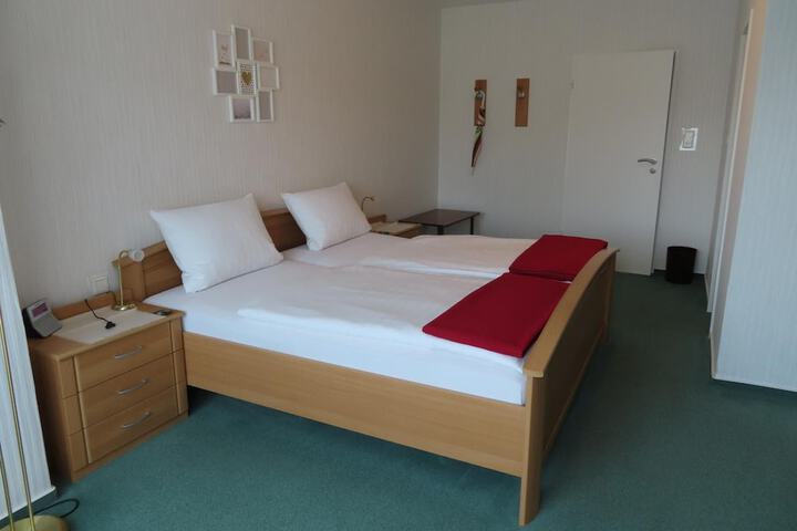 Room 7 of 42