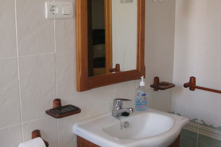 Room 16 of 26