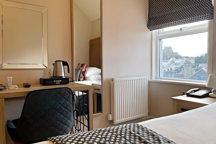 Room 75 of 146