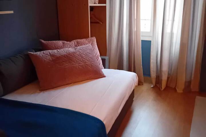 Room 16 of 37
