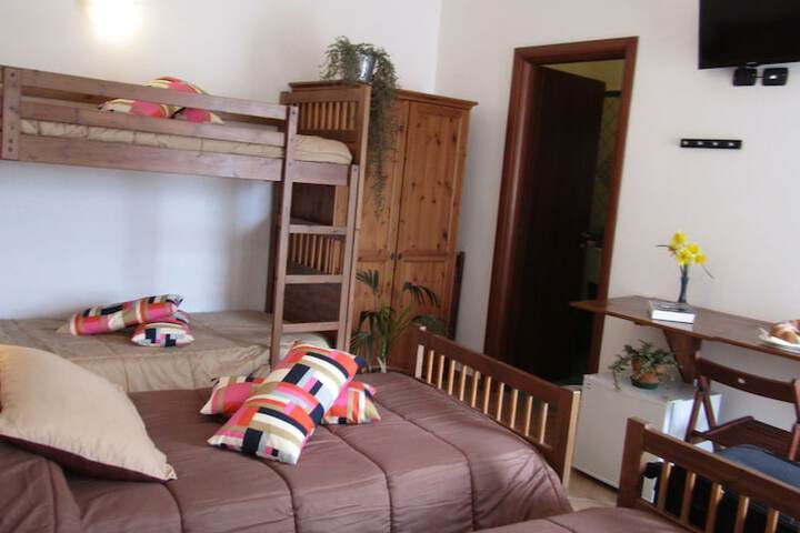 Room 14 of 32