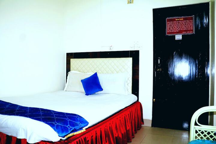 Room 8 of 22