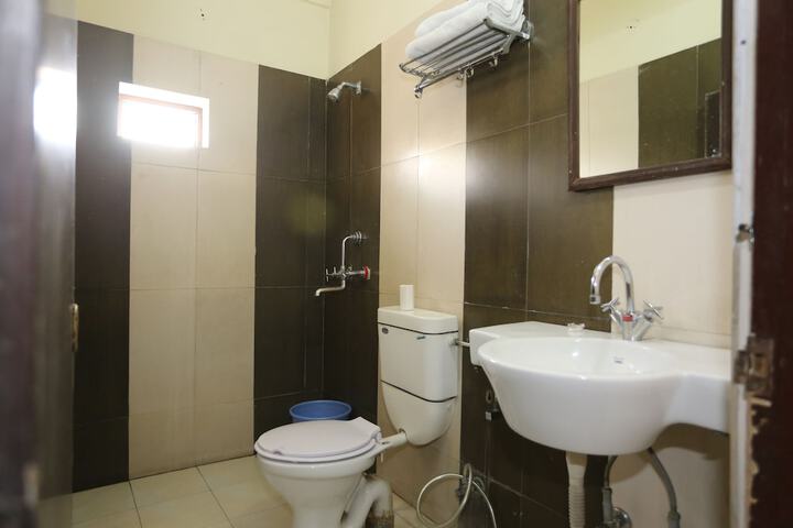 Room 10 of 19