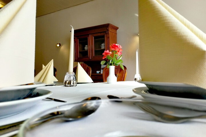 Dining 15 of 34