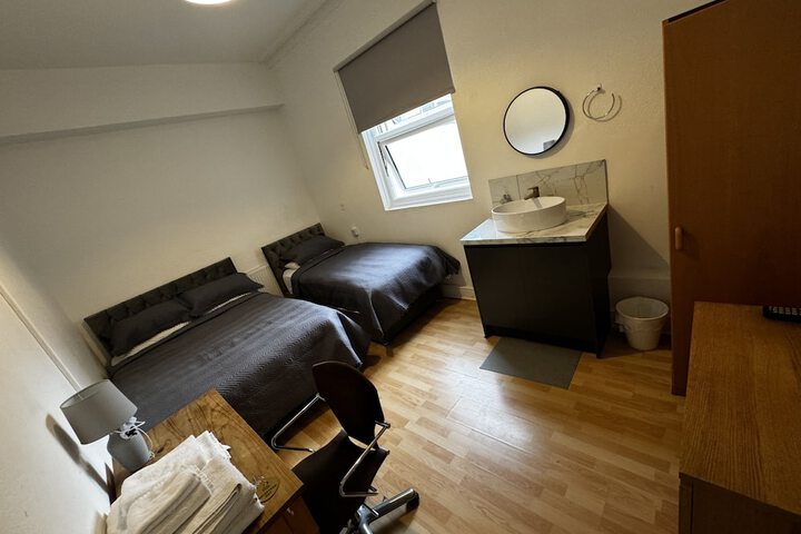 Room 17 of 31
