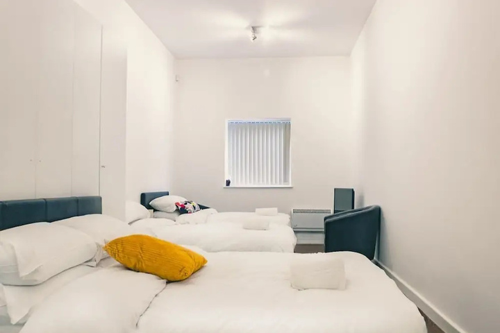 Room 2 of 24