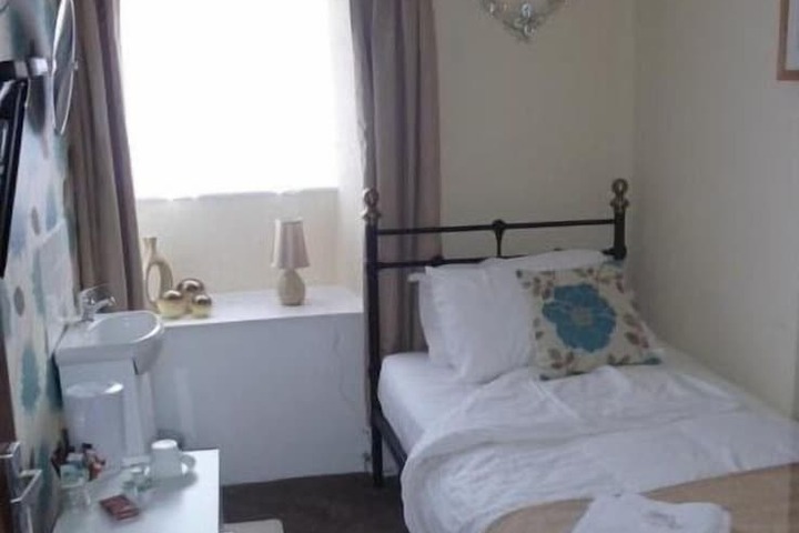 Room 2 of 22