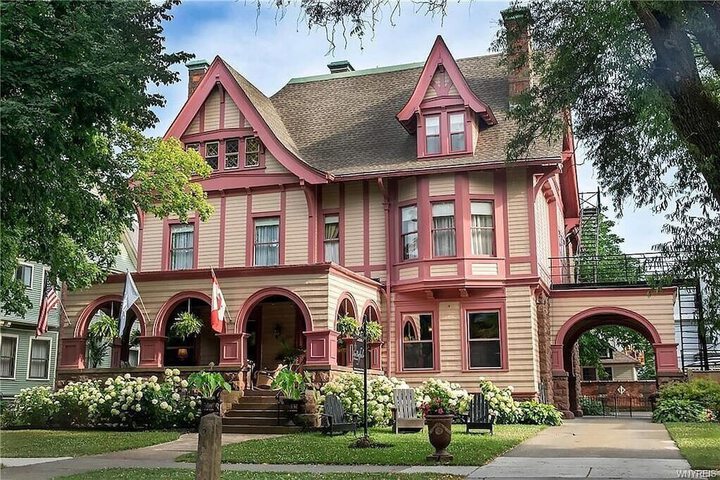 Photo of InnBuffalo off Elmwood