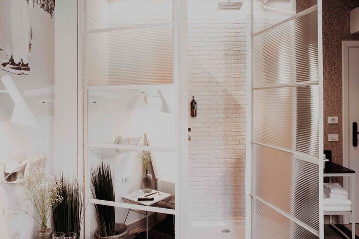 Room 53 of 54