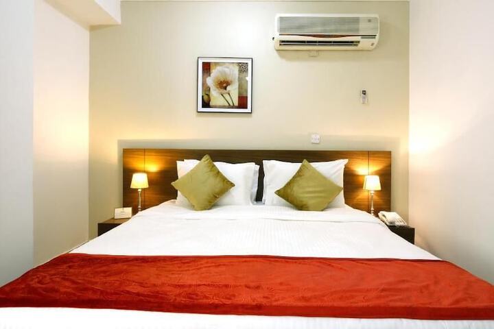 Room 17 of 32