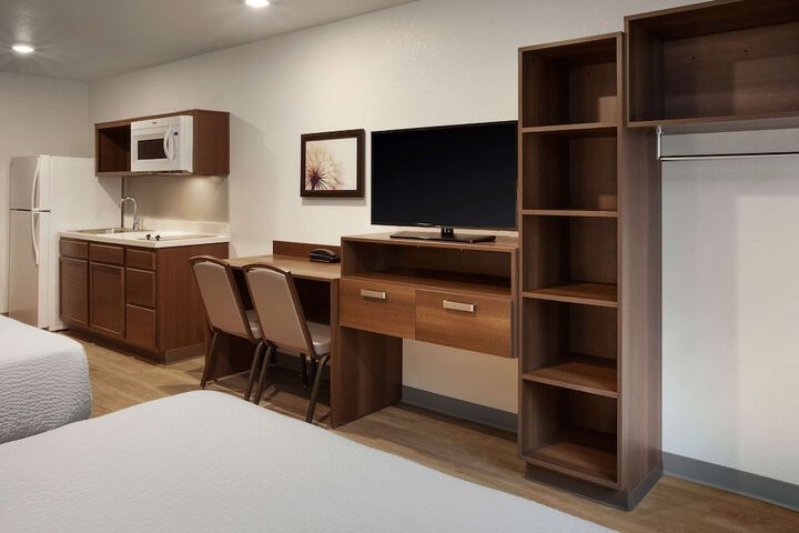 Studio Queen Bed Kitchen (9 of 15)