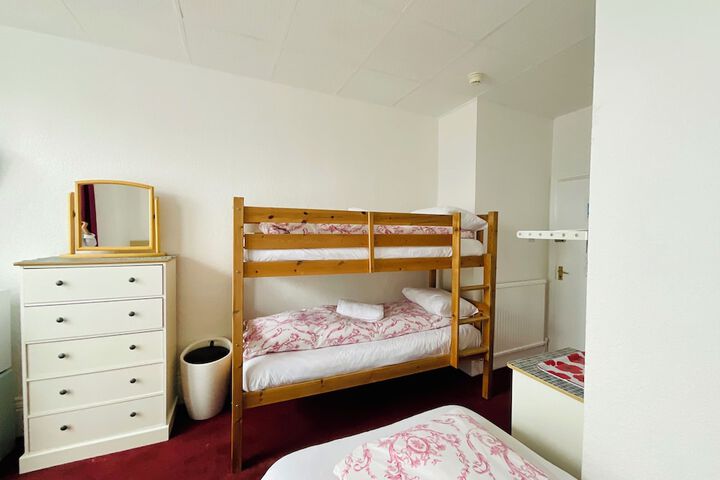 Room 49 of 148