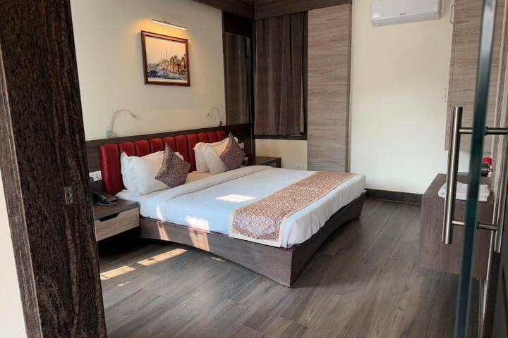 Room 15 of 39