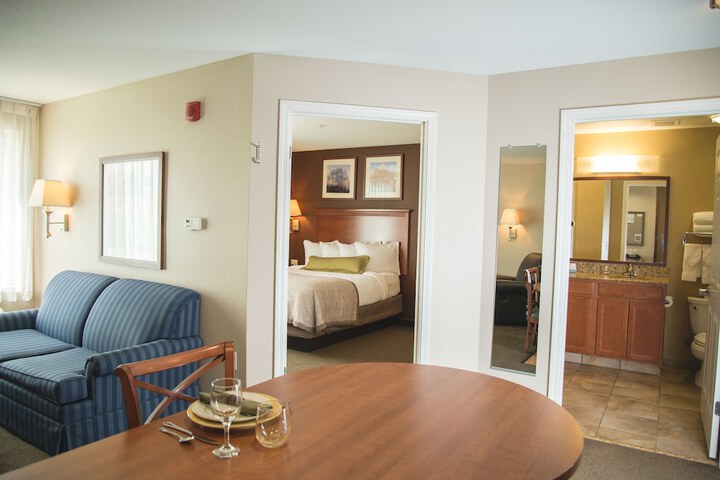 Room 7 of 84