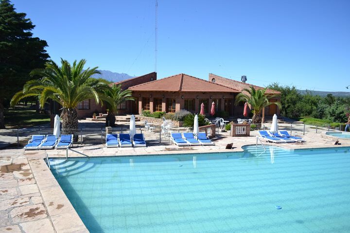 Exterior of Colina del Valle Hotel